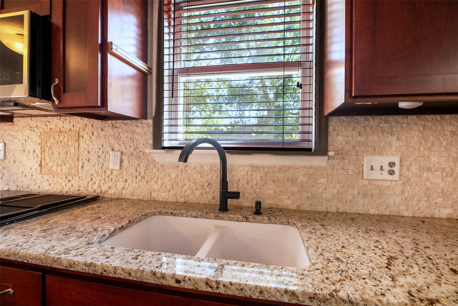 ANDERSON HUNTER ESTATES - Residential