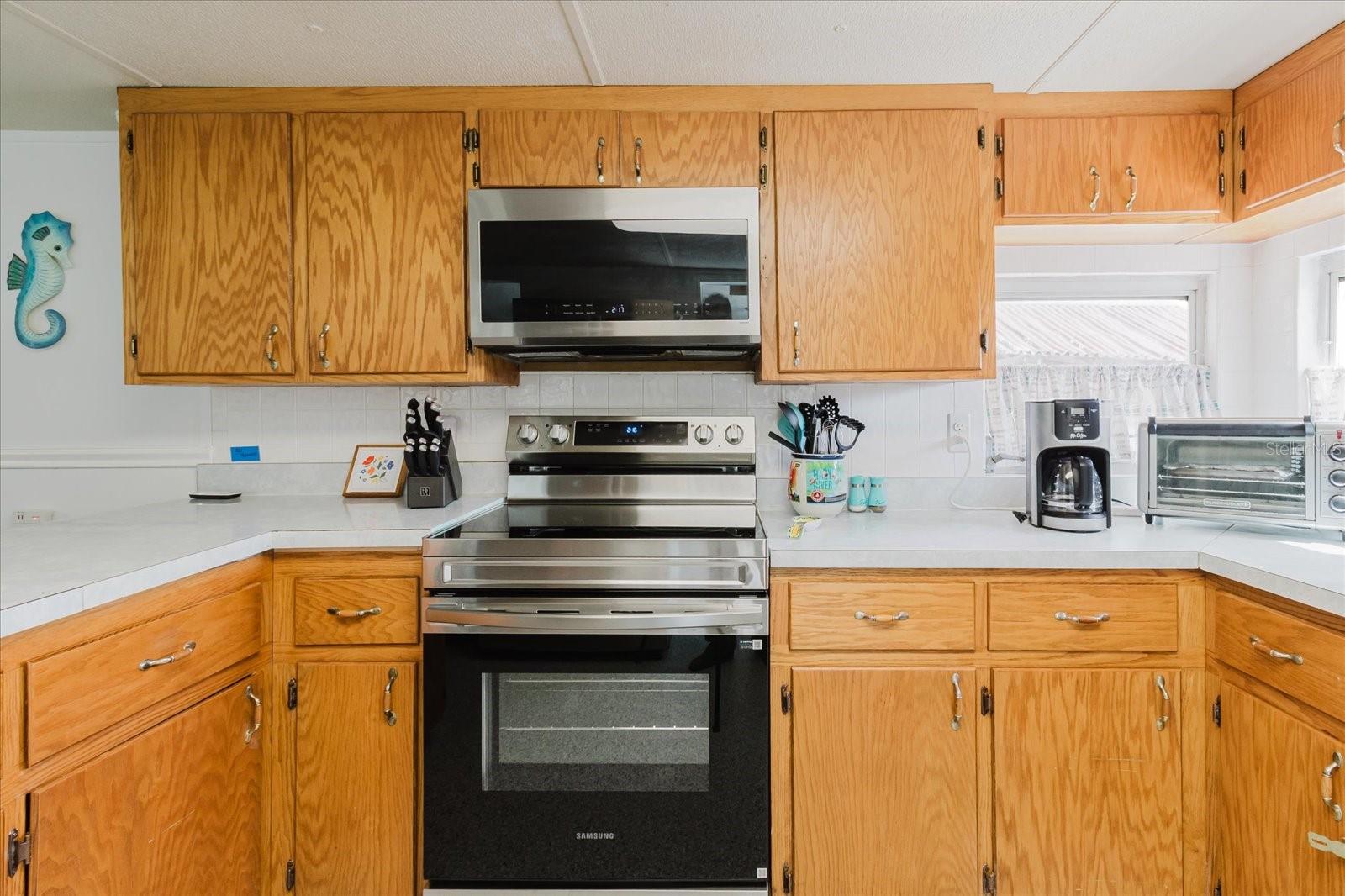 WEEKI WACHEE GARDENS - Residential