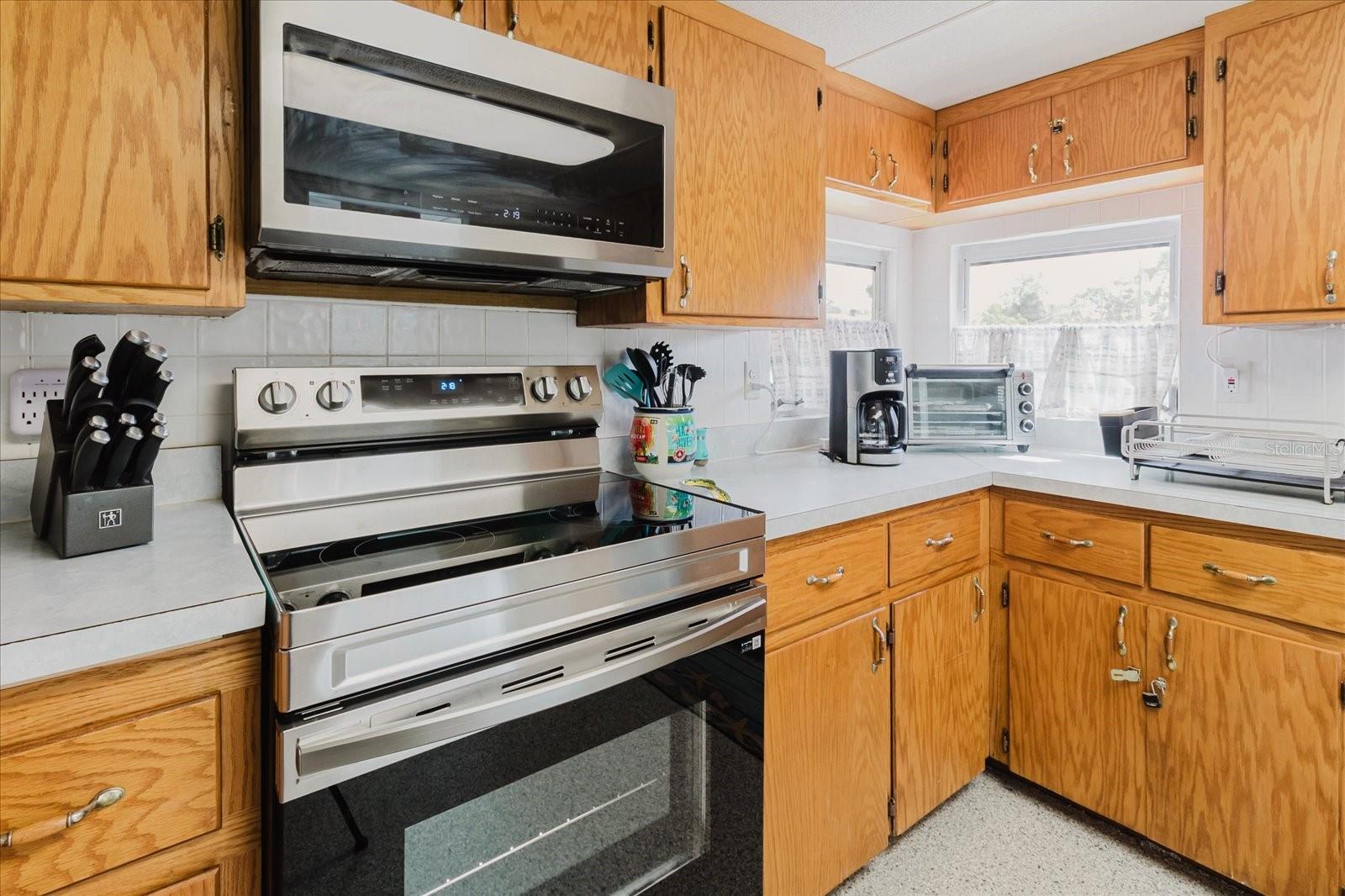 WEEKI WACHEE GARDENS - Residential