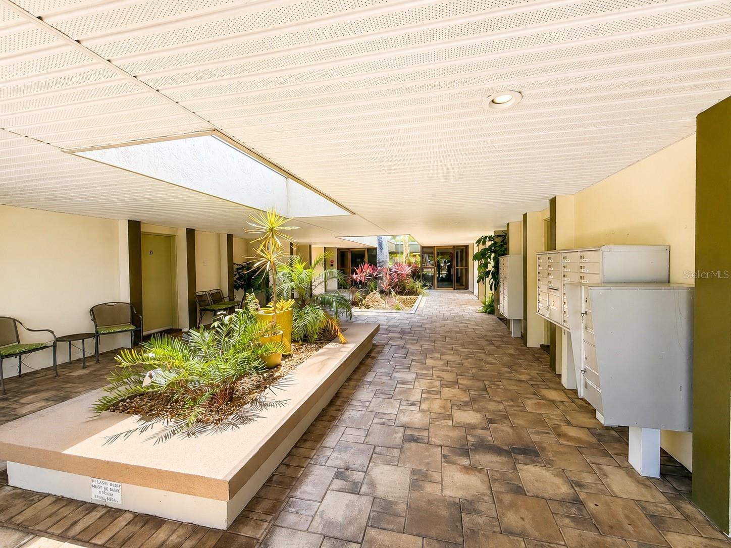 ESSEX HOUSE - Residential