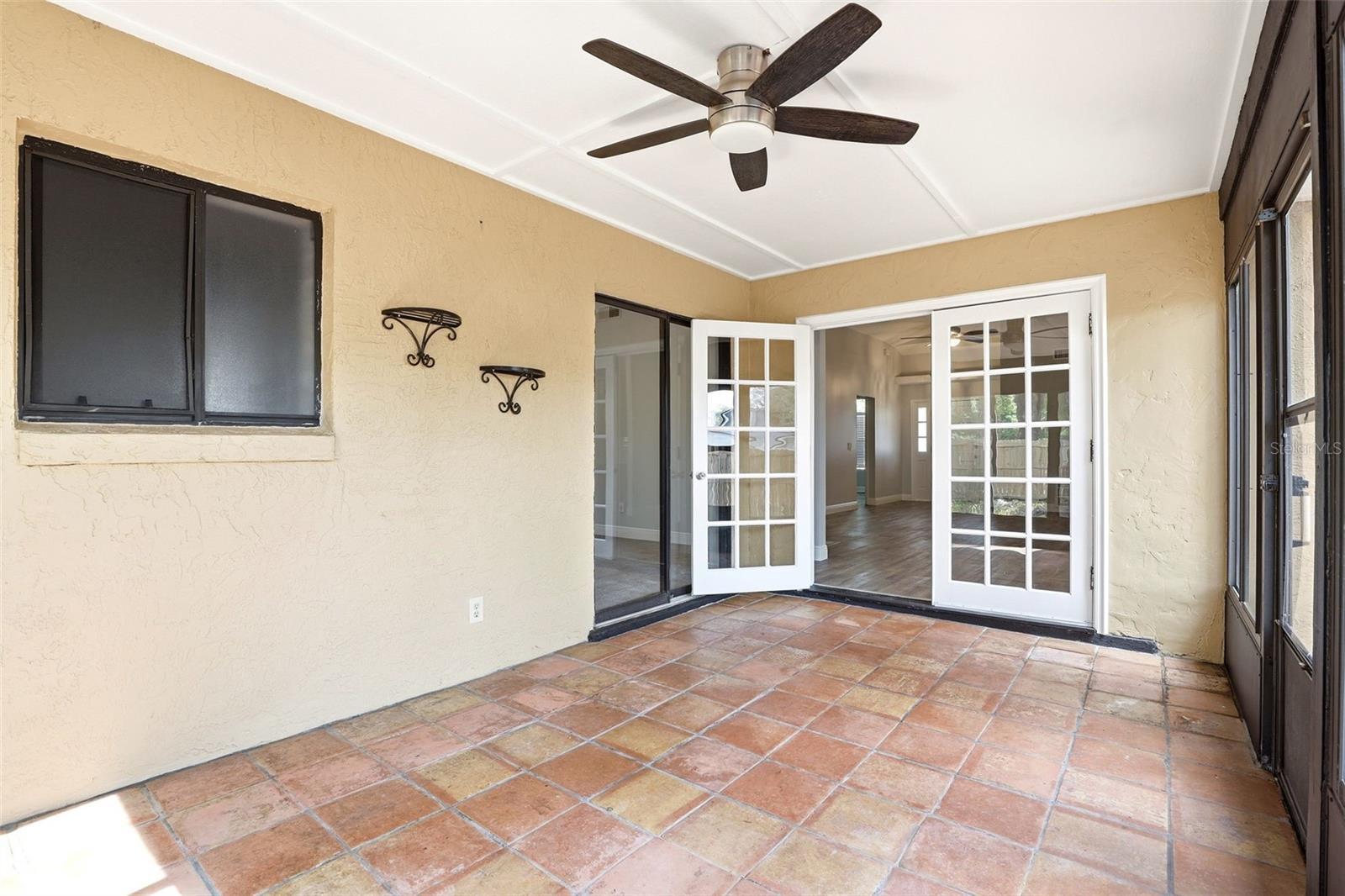 RESERVE AT THE CROSSINGS PH 1 THE - Residential