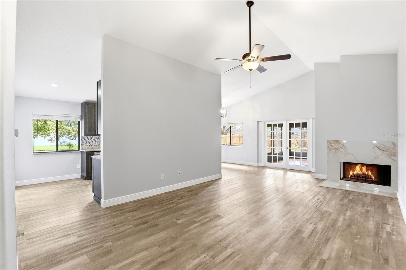 RESERVE AT THE CROSSINGS PH 1 THE - Residential