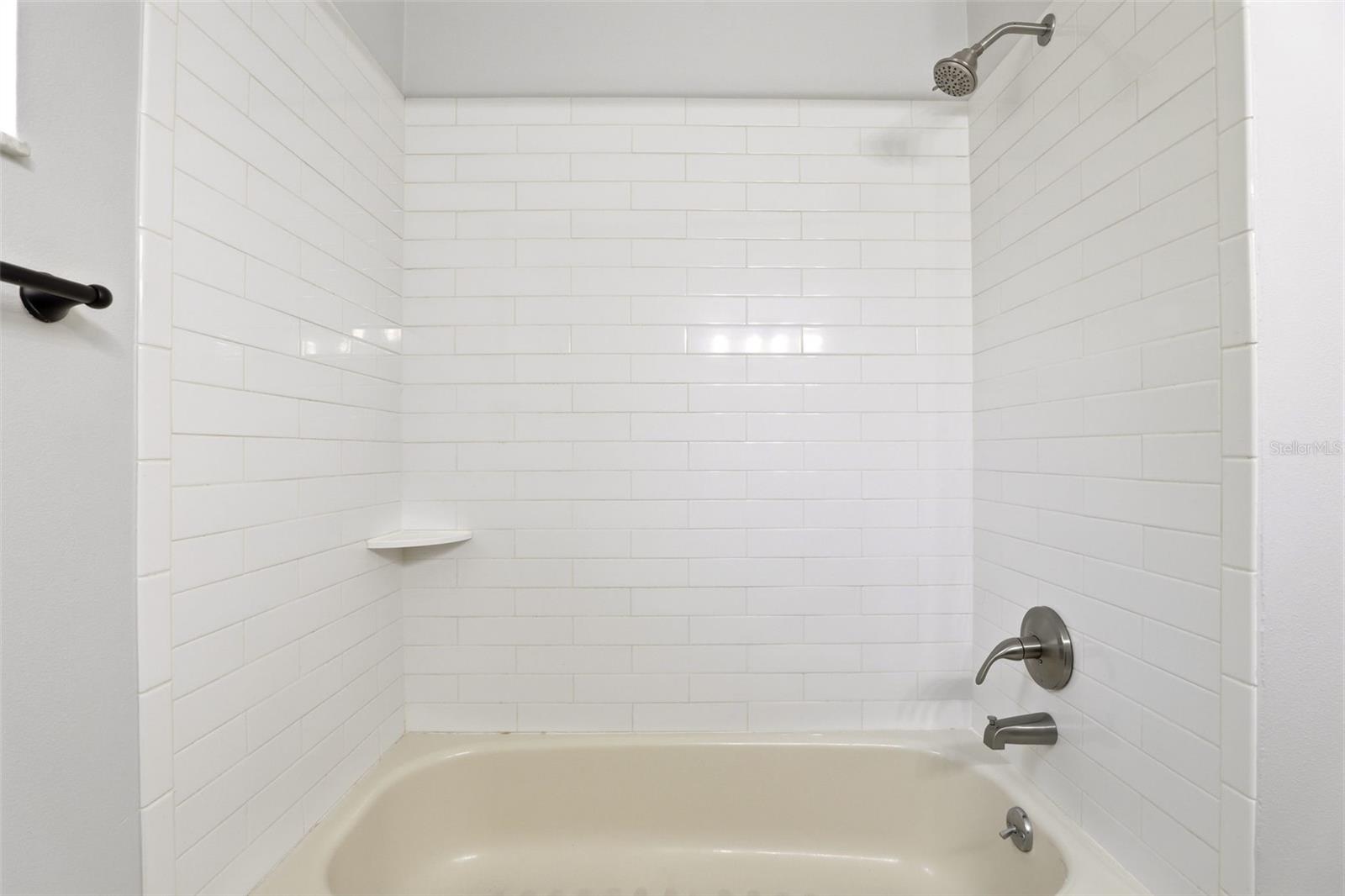 RESERVE AT THE CROSSINGS PH 1 THE - Residential