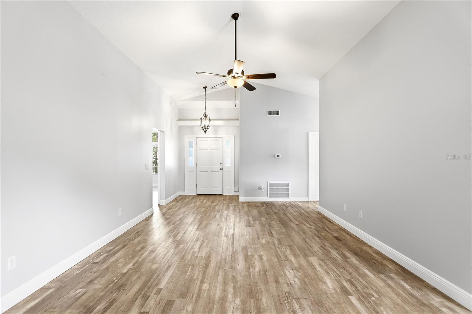 RESERVE AT THE CROSSINGS PH 1 THE - Residential