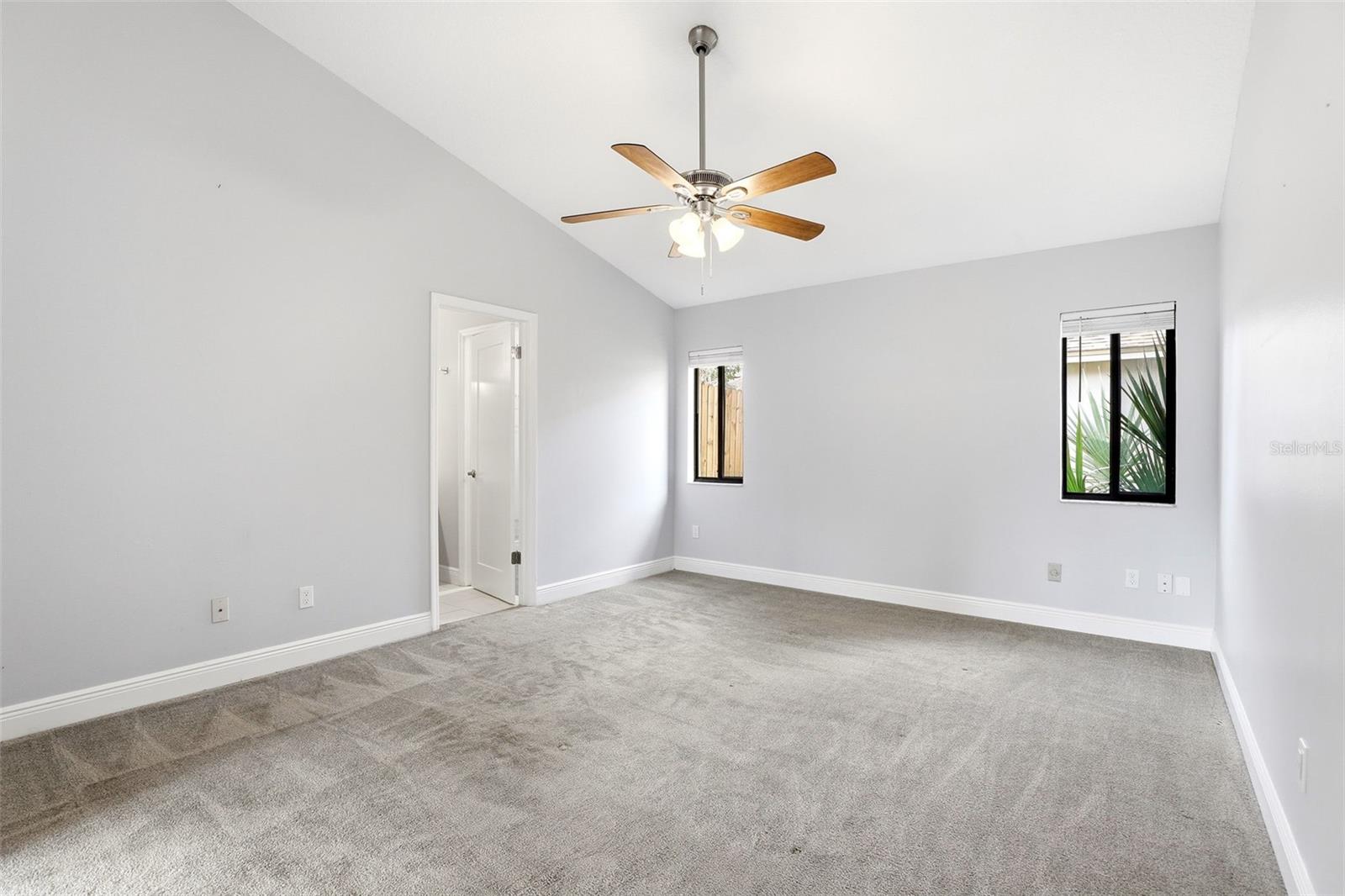 RESERVE AT THE CROSSINGS PH 1 THE - Residential