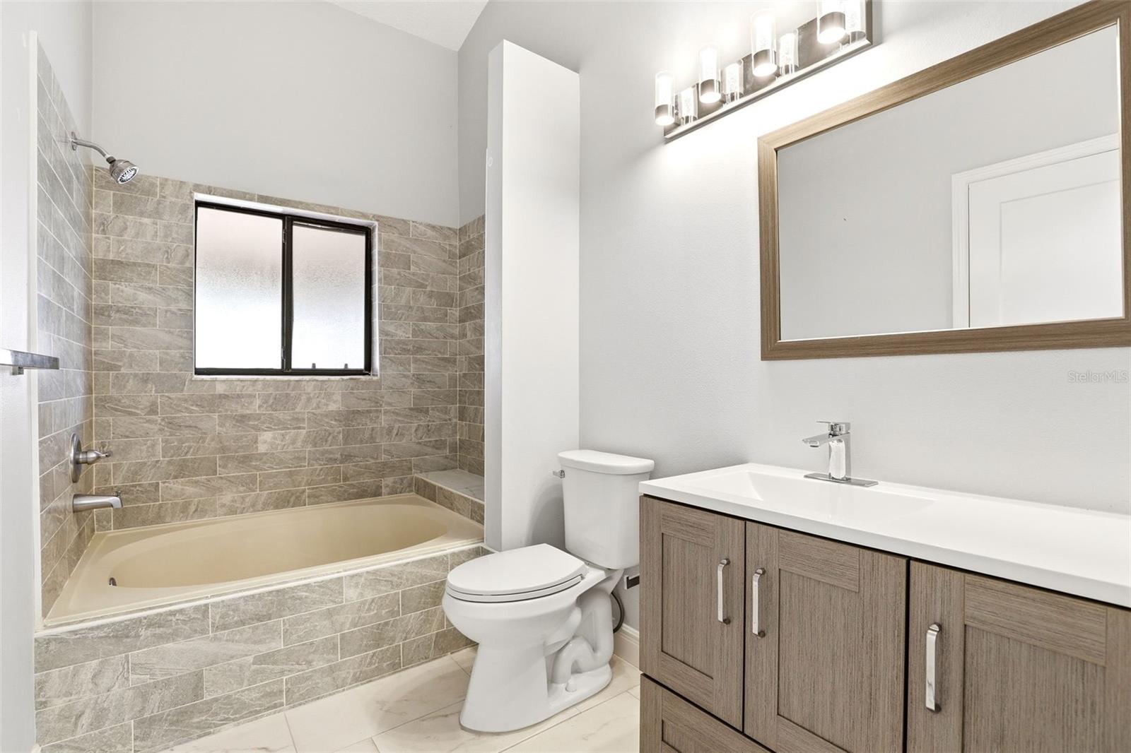 RESERVE AT THE CROSSINGS PH 1 THE - Residential