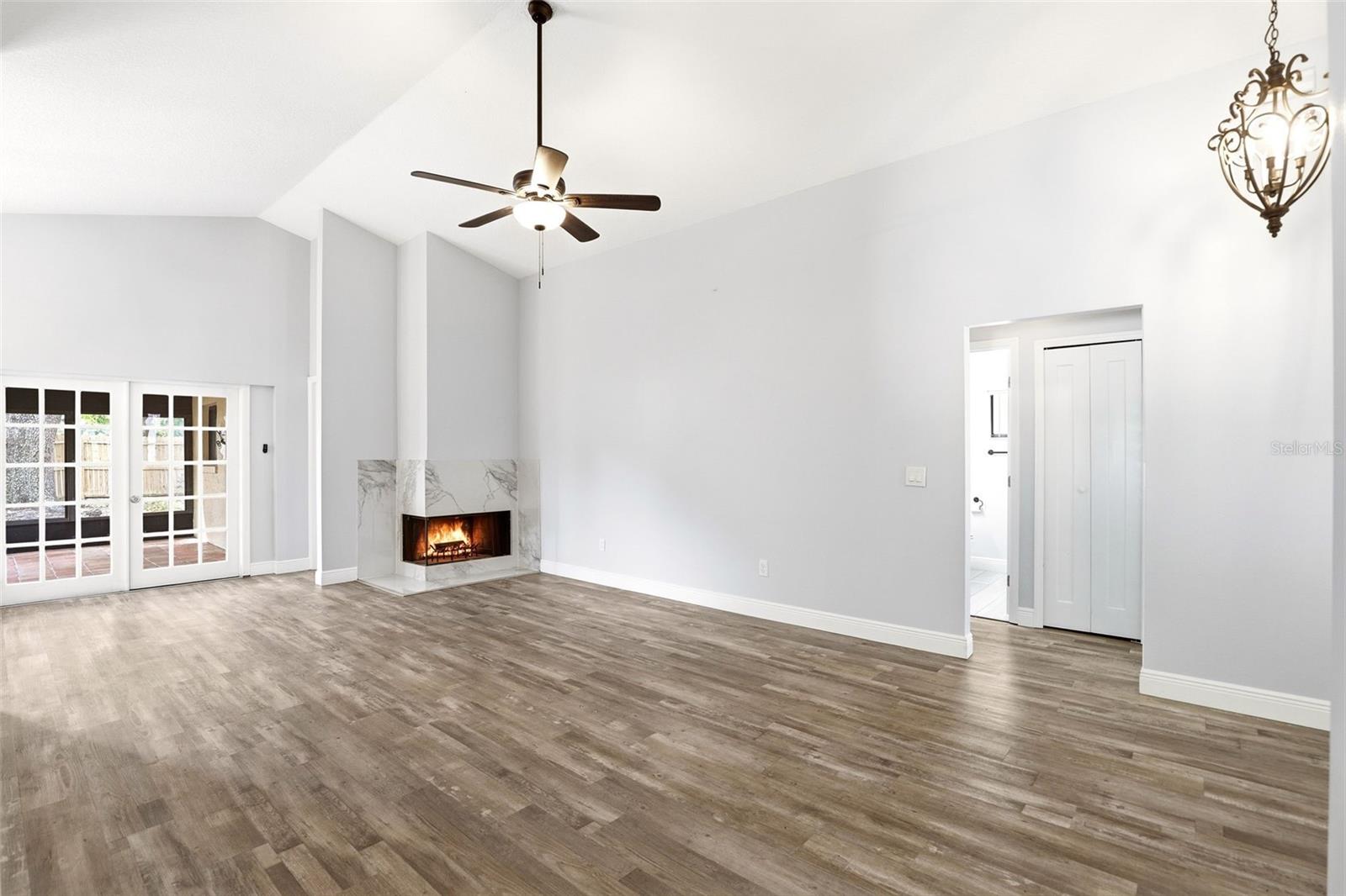 RESERVE AT THE CROSSINGS PH 1 THE - Residential