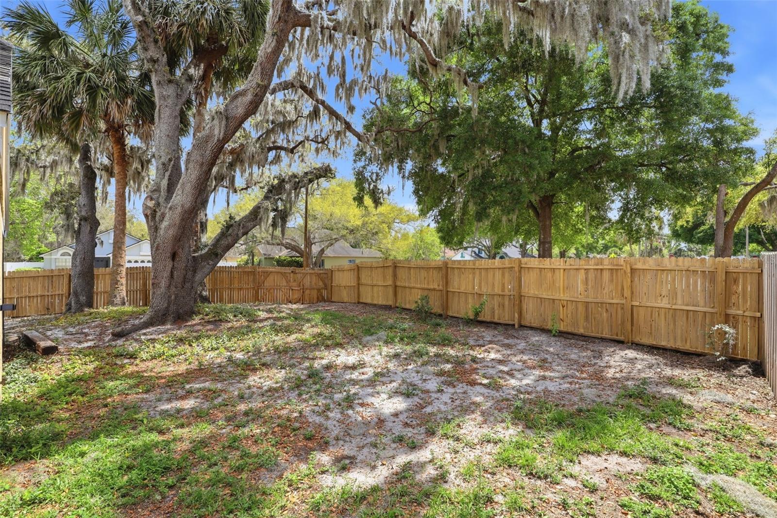 RESERVE AT THE CROSSINGS PH 1 THE - Residential