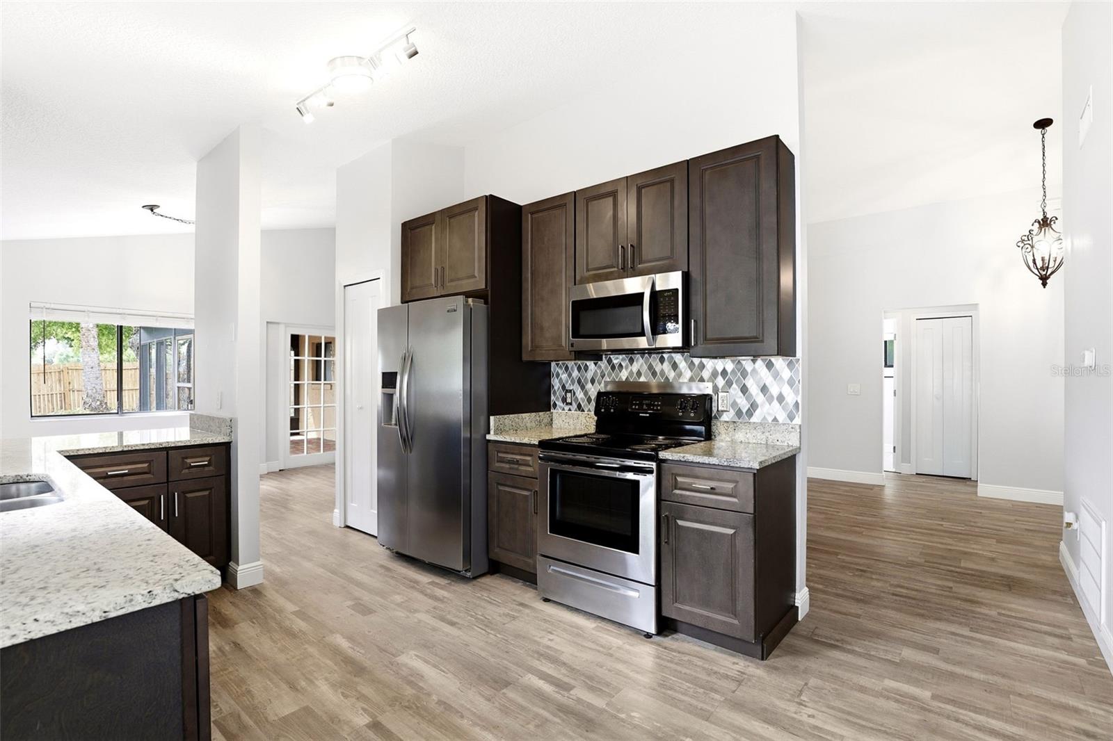 RESERVE AT THE CROSSINGS PH 1 THE - Residential