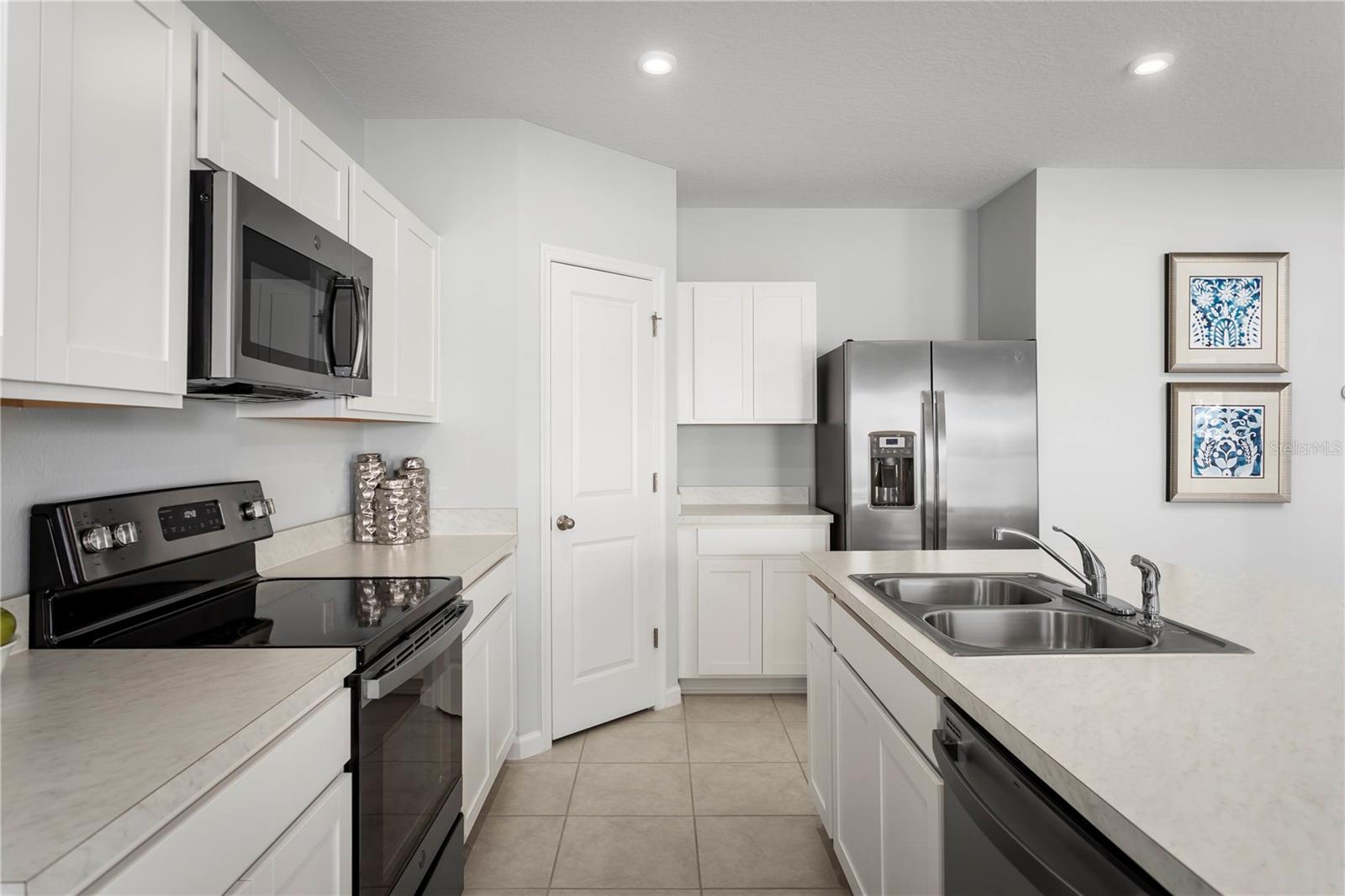 HILLWOOD PRESERVE - Residential