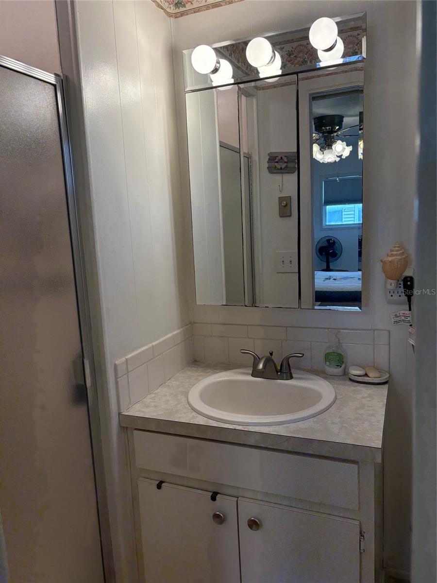 HOLIDAY SHORES MOBILE PARK UNREC - Residential