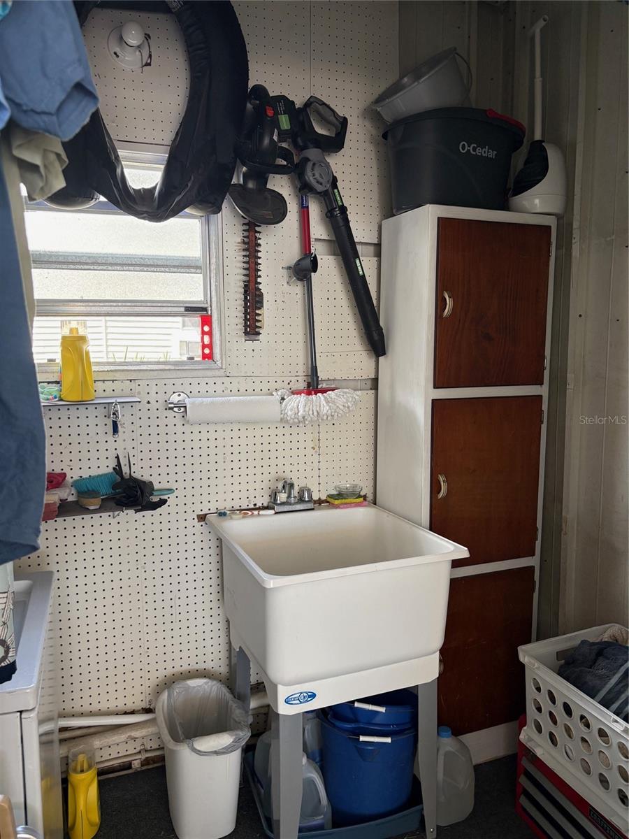 HOLIDAY SHORES MOBILE PARK UNREC - Residential