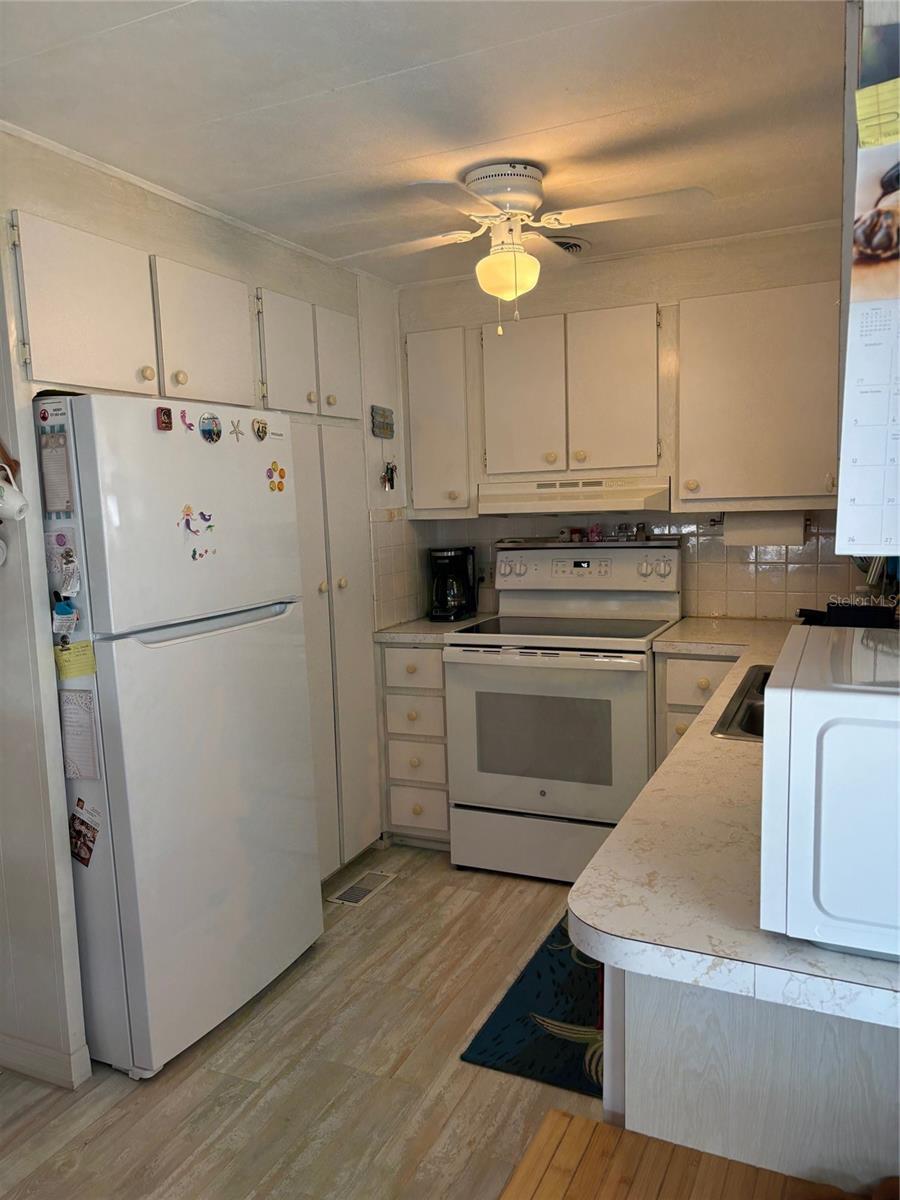 HOLIDAY SHORES MOBILE PARK UNREC - Residential