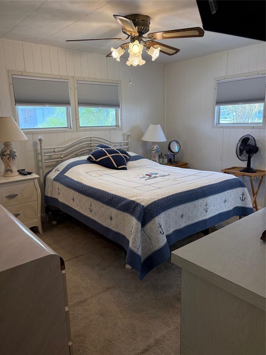 HOLIDAY SHORES MOBILE PARK UNREC - Residential