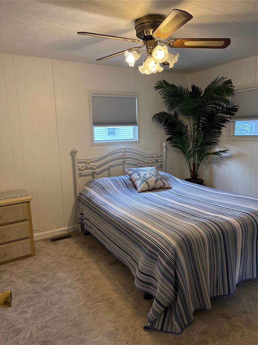 HOLIDAY SHORES MOBILE PARK UNREC - Residential