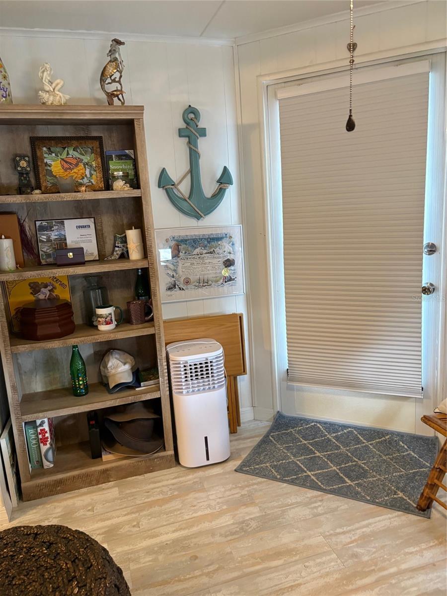 HOLIDAY SHORES MOBILE PARK UNREC - Residential