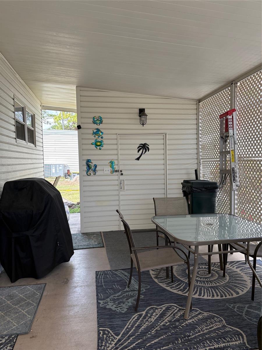 HOLIDAY SHORES MOBILE PARK UNREC - Residential