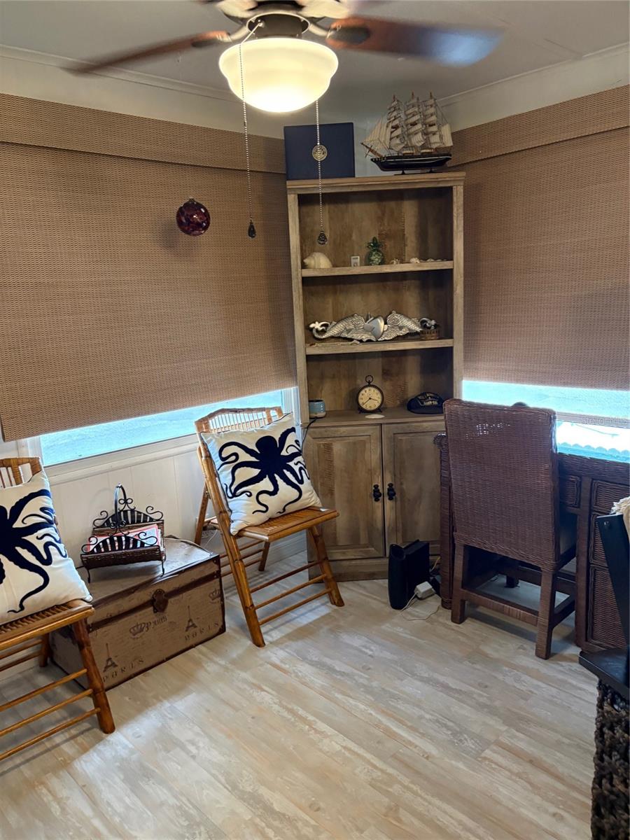 HOLIDAY SHORES MOBILE PARK UNREC - Residential