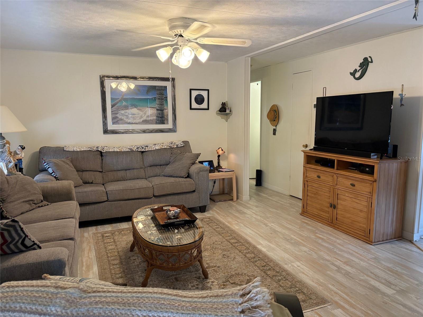 HOLIDAY SHORES MOBILE PARK UNREC - Residential