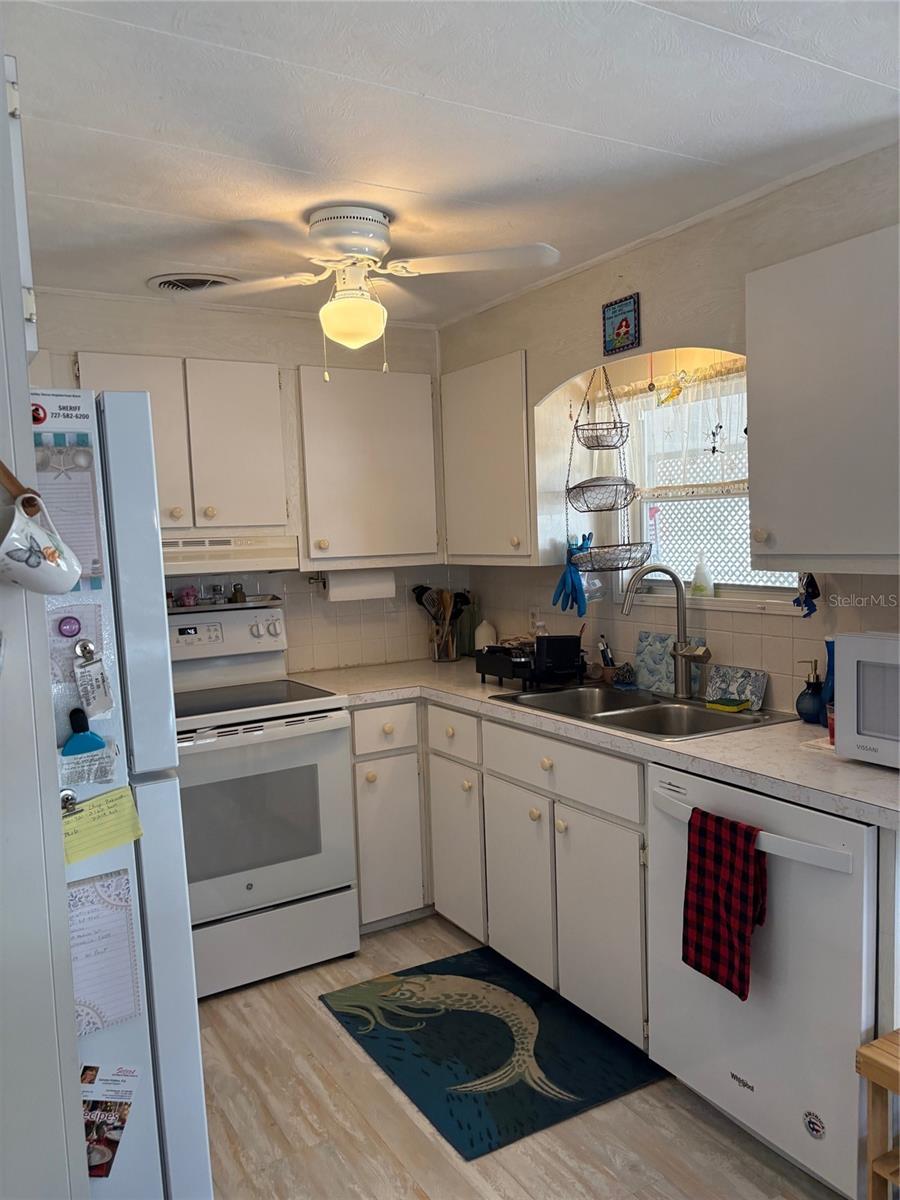 HOLIDAY SHORES MOBILE PARK UNREC - Residential