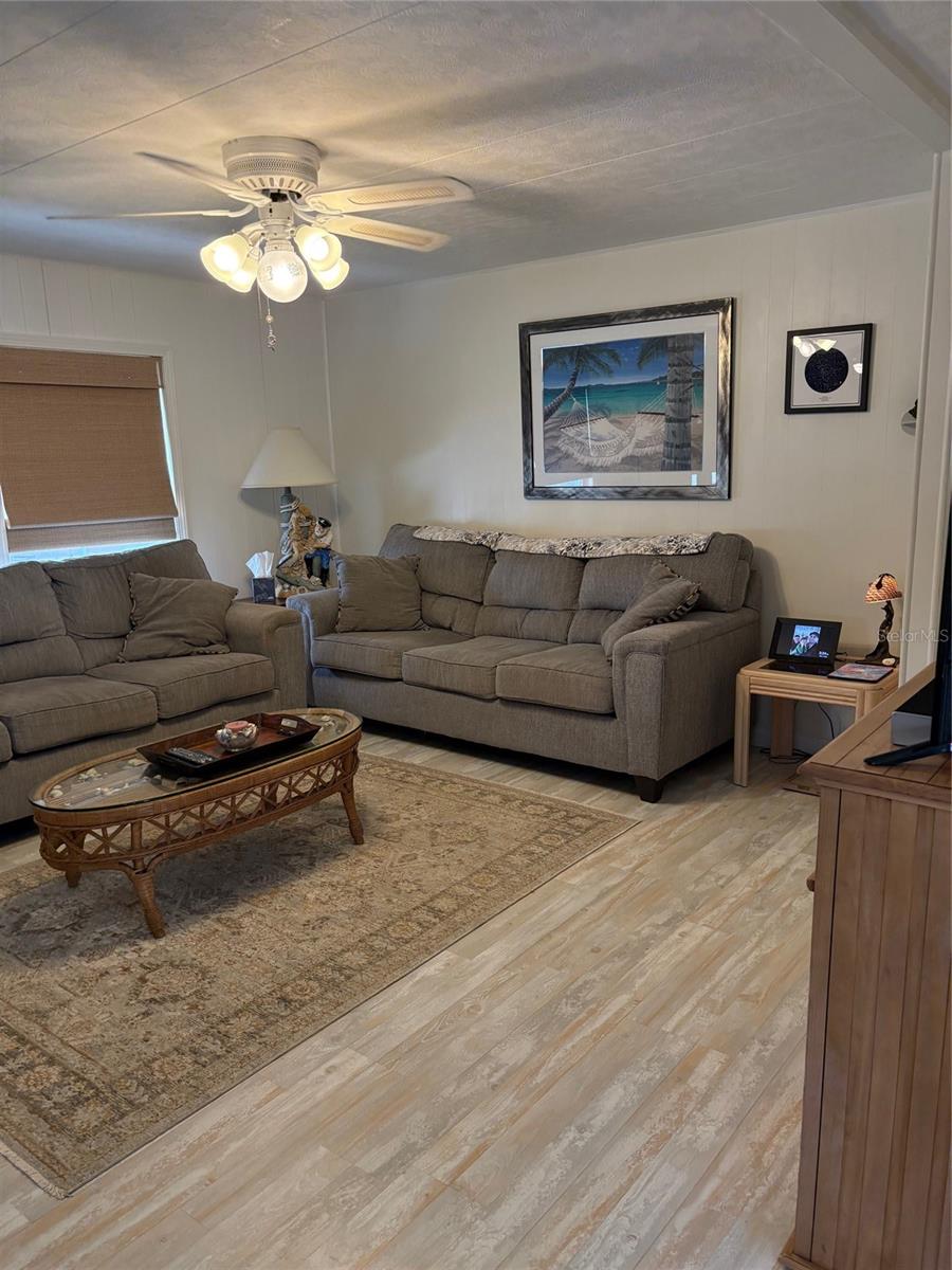 HOLIDAY SHORES MOBILE PARK UNREC - Residential