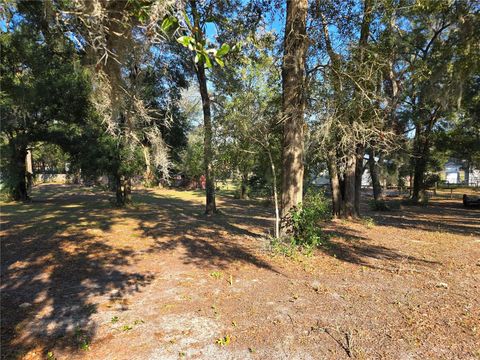 A home in DELAND