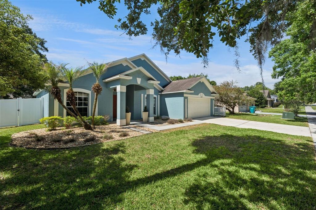 Photo of 1253 Brandy Lake View Circle, Winter Garden, FL 34787 (MLS # O6404570)
