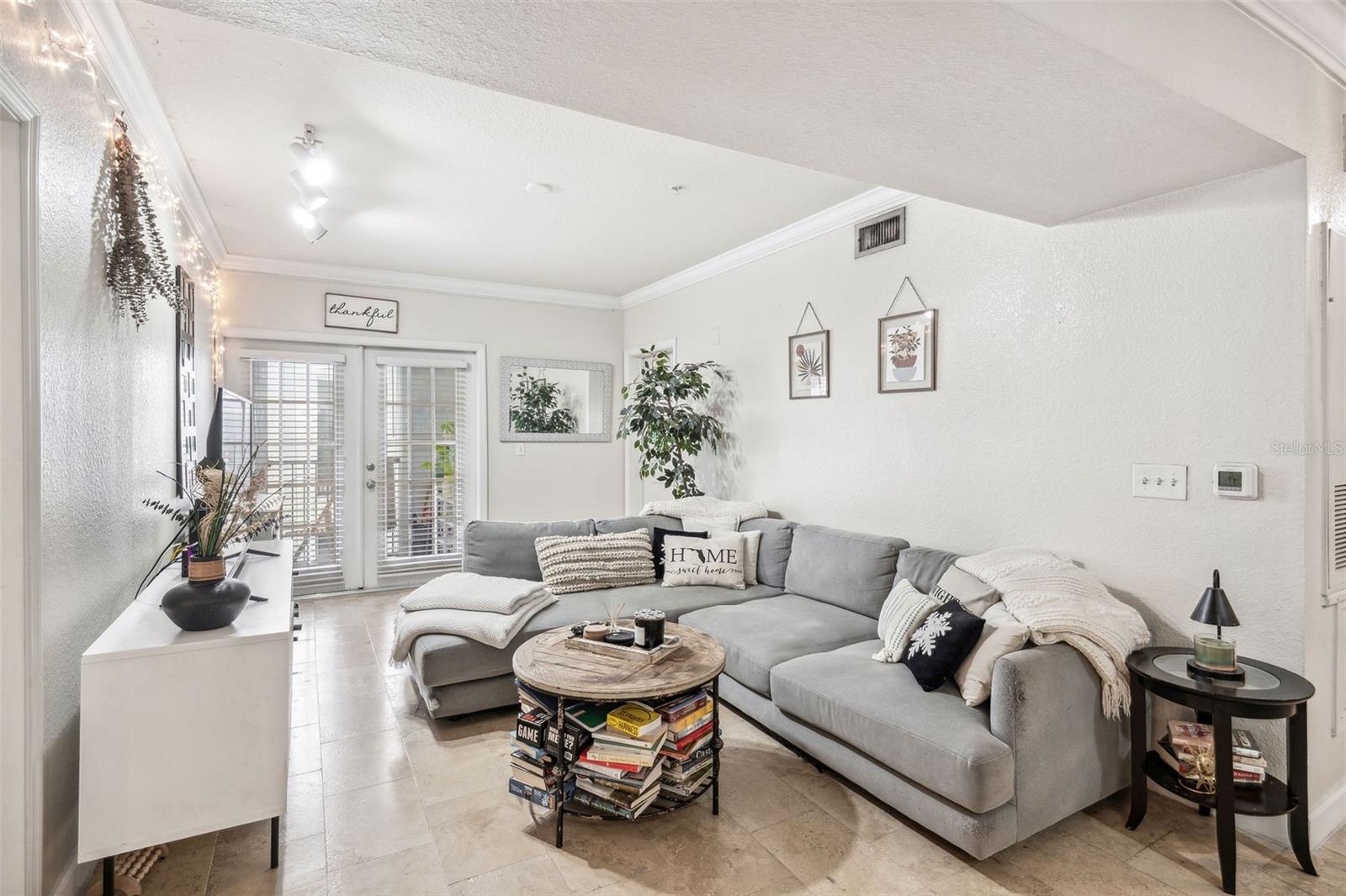206 E SOUTH STREET 3008