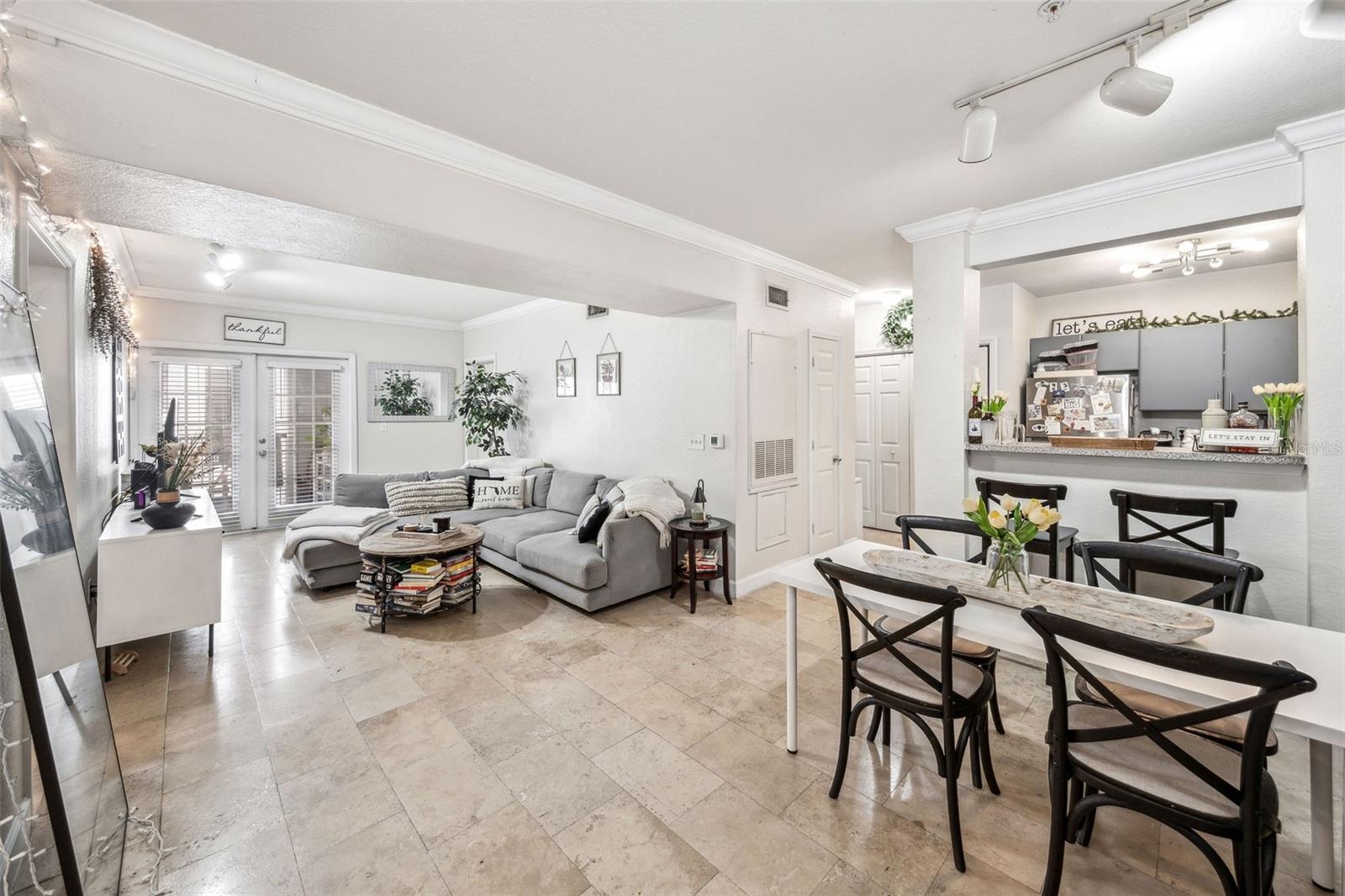206 E SOUTH STREET 3008