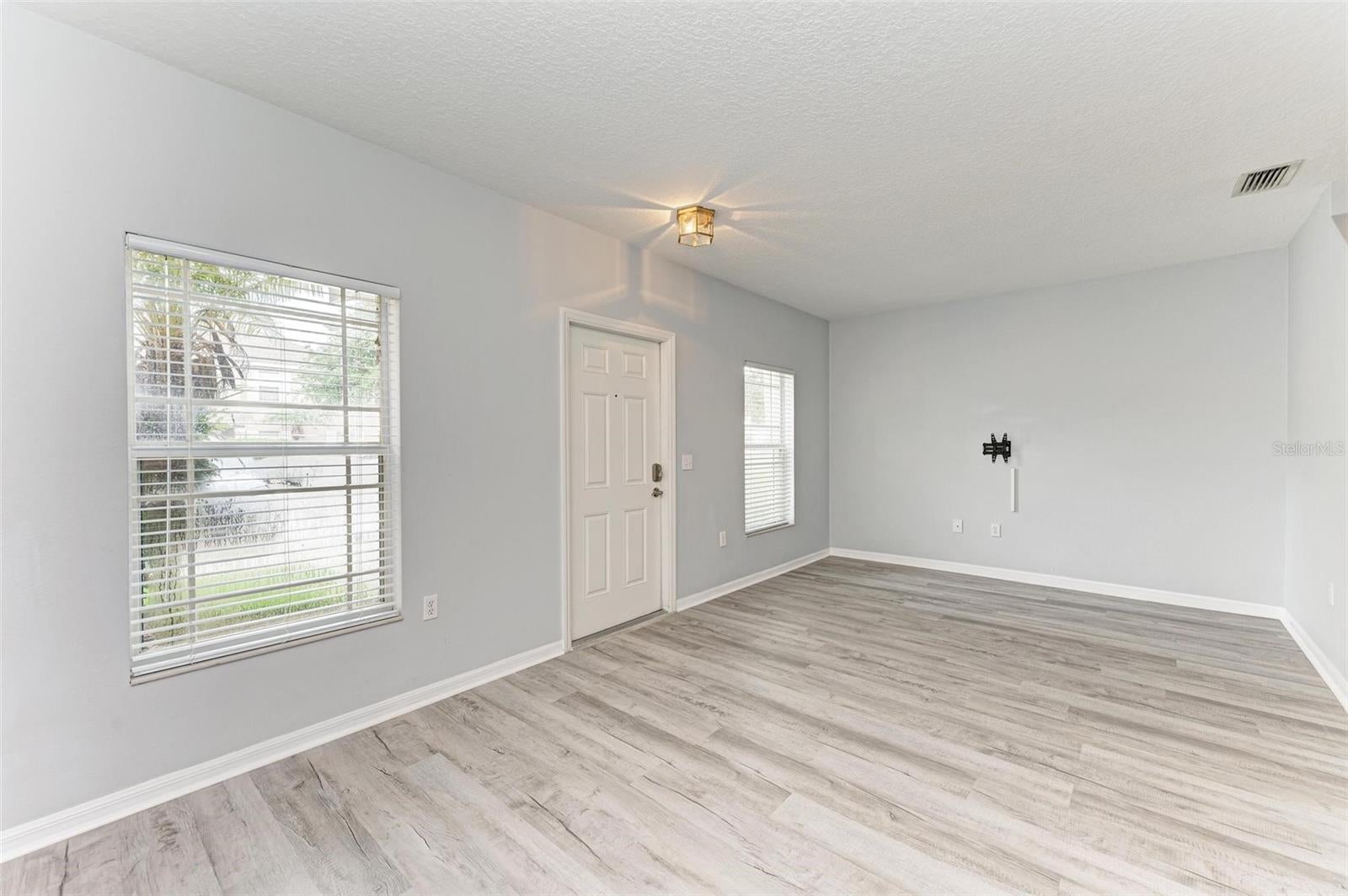 6218 FLAGFISH COURT 102
