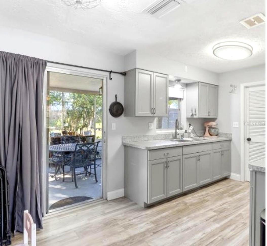 BEVERLY HILLS UNIT 04 - Residential