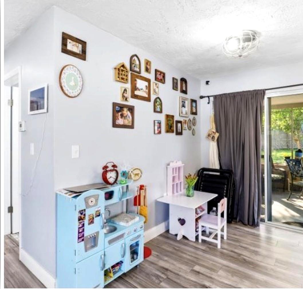 BEVERLY HILLS UNIT 04 - Residential