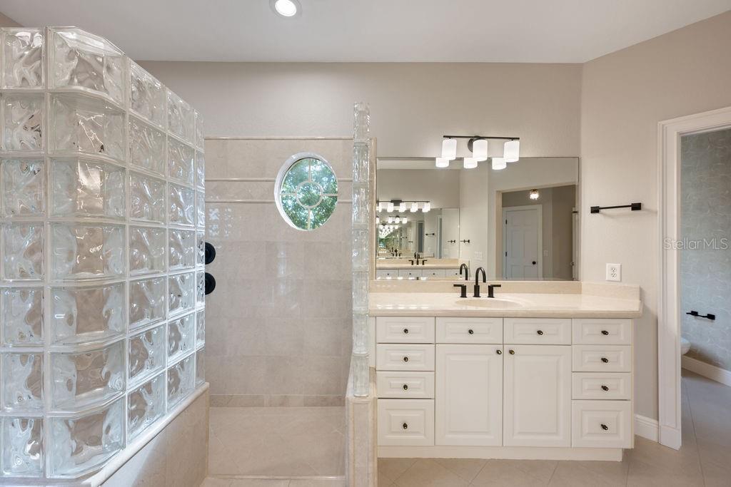 KEENES POINTE - Residential