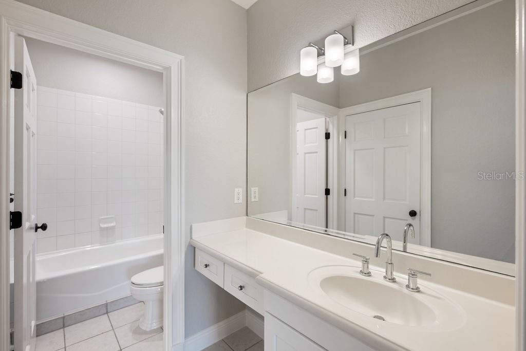 KEENES POINTE - Residential