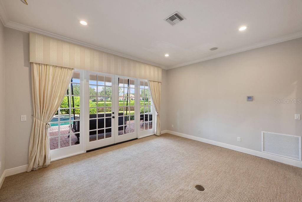 KEENES POINTE - Residential