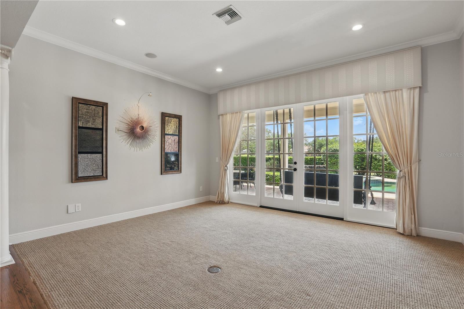 KEENES POINTE - Residential