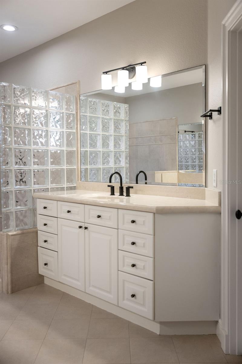 KEENES POINTE - Residential