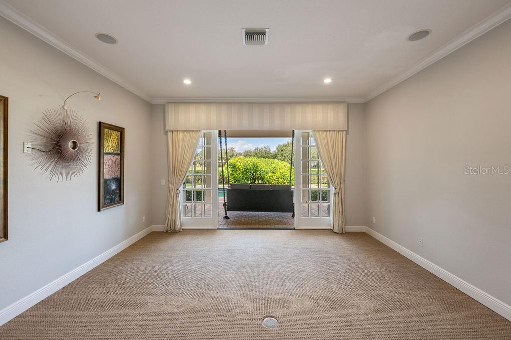 KEENES POINTE - Residential