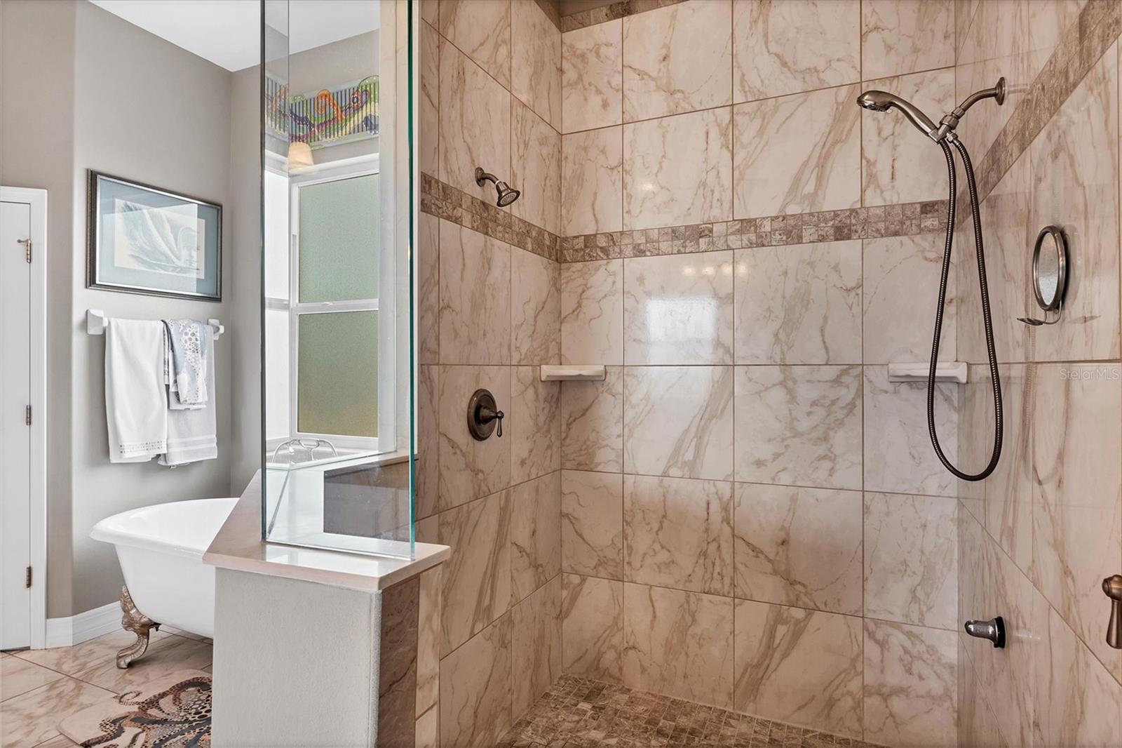 MISSION VALLEY ESTATE SEC B-1 - Residential