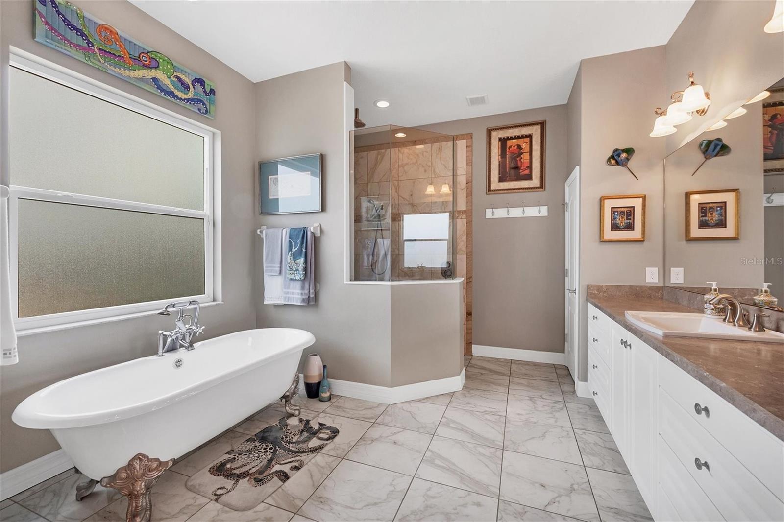 MISSION VALLEY ESTATE SEC B-1 - Residential