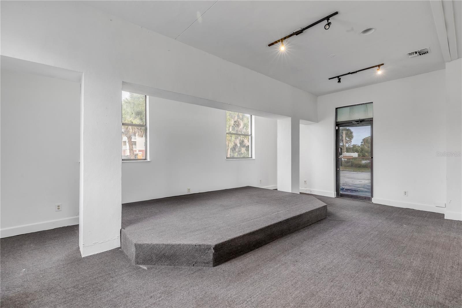 NORTH CSWY - Commercial Sale