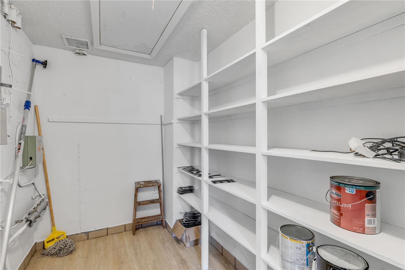 NORTH CSWY - Commercial Sale