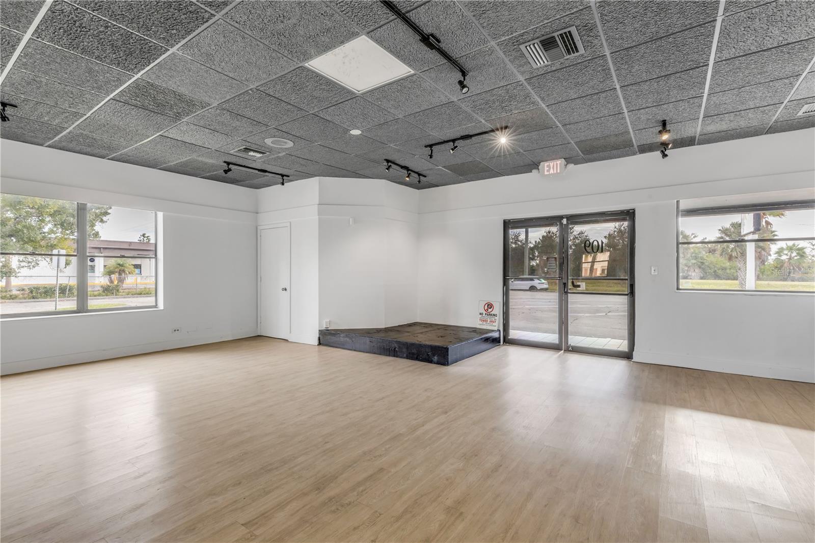 NORTH CSWY - Commercial Sale