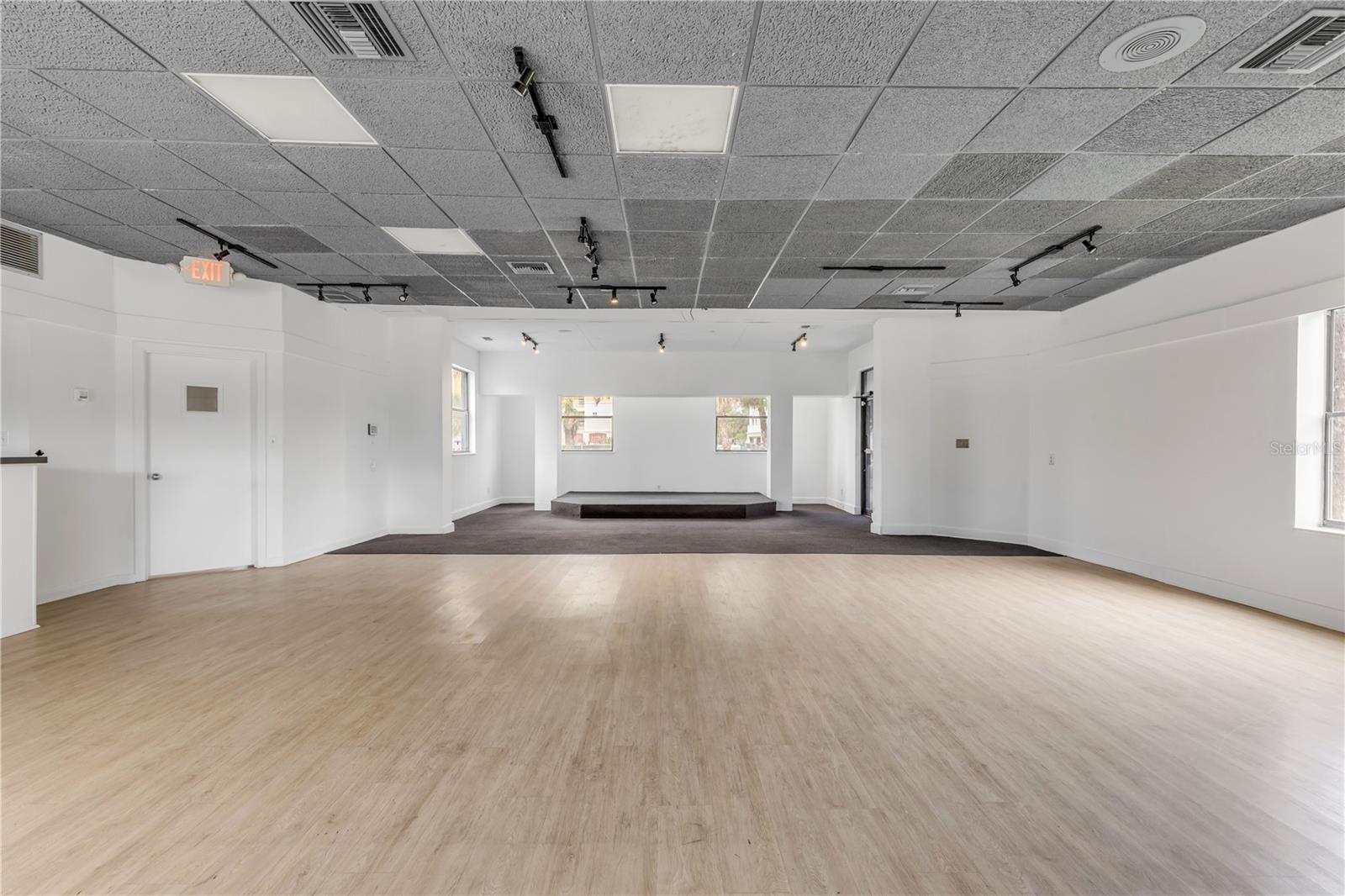 NORTH CSWY - Commercial Sale