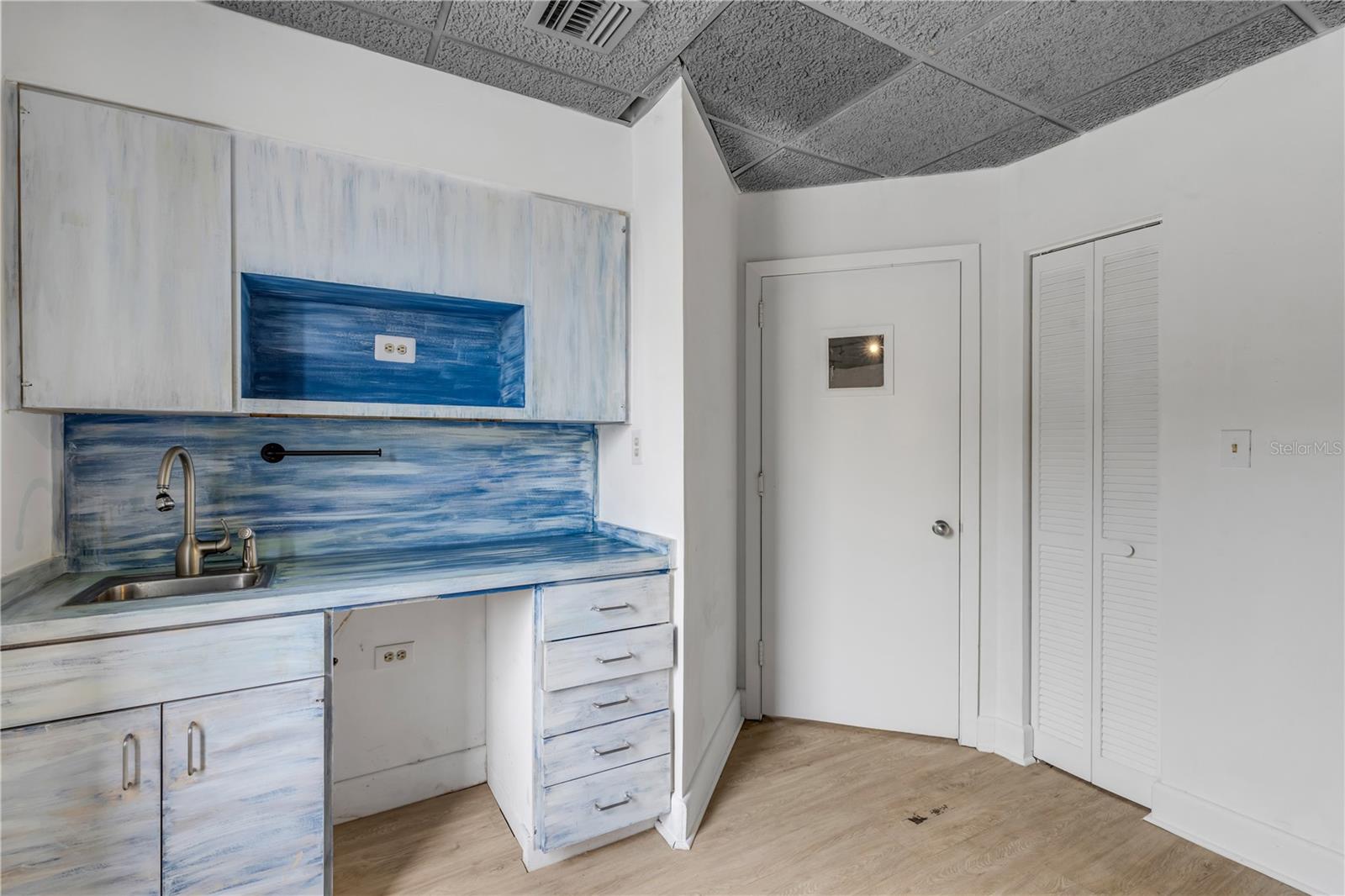 NORTH CSWY - Commercial Sale