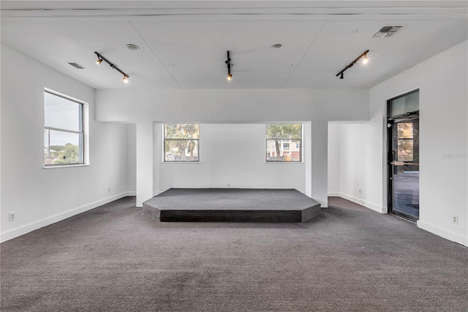 NORTH CSWY - Commercial Sale