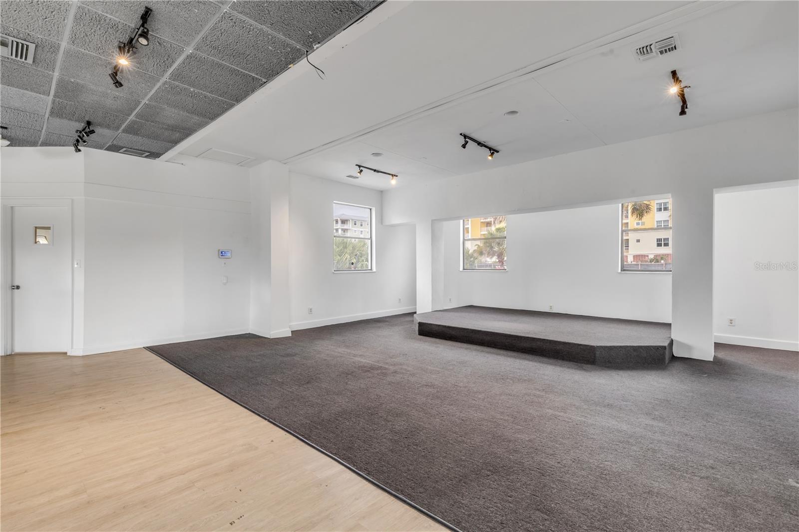 NORTH CSWY - Commercial Sale