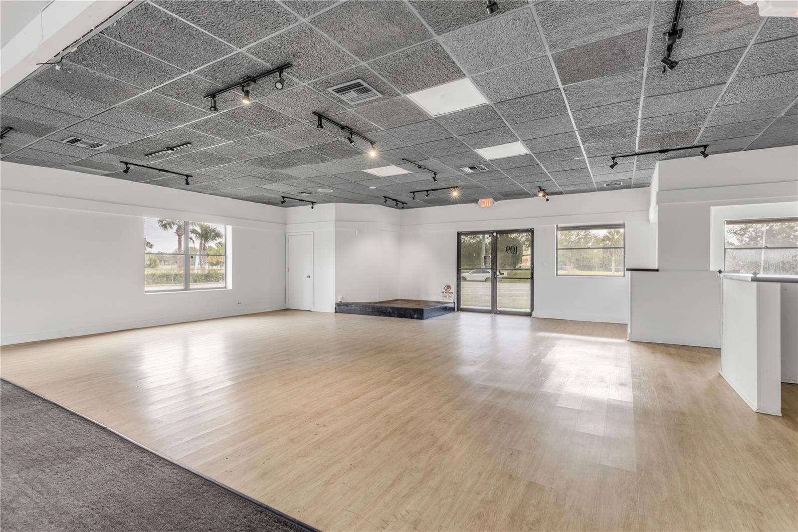 NORTH CSWY - Commercial Sale