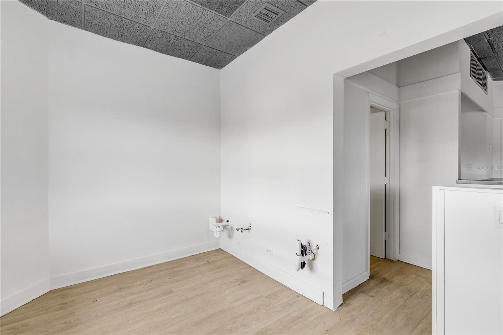 NORTH CSWY - Commercial Sale