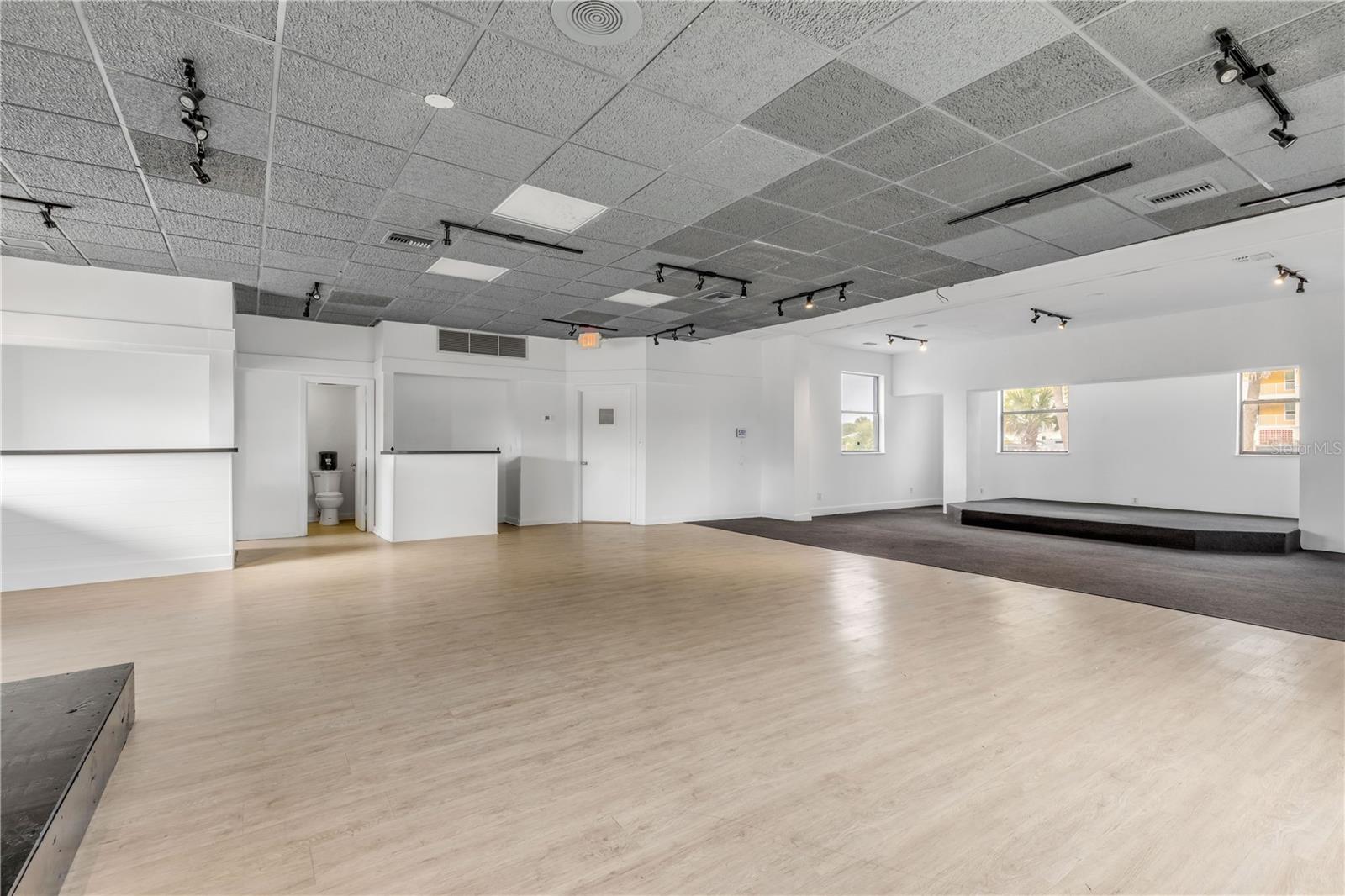 NORTH CSWY - Commercial Sale